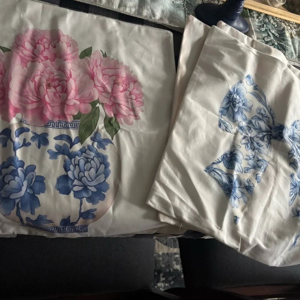 Four new decorative pillow cases